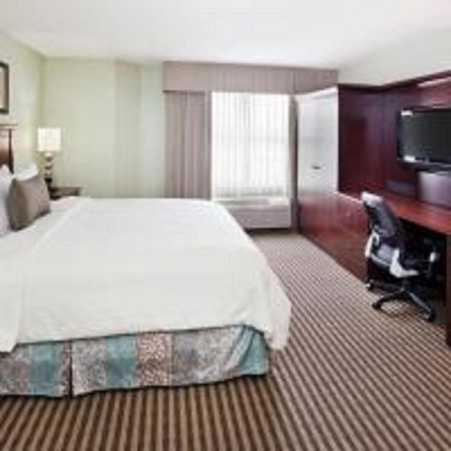 Holiday Inn Express Hotel & Suites Atlanta Buckhead By Ihg Экстерьер фото