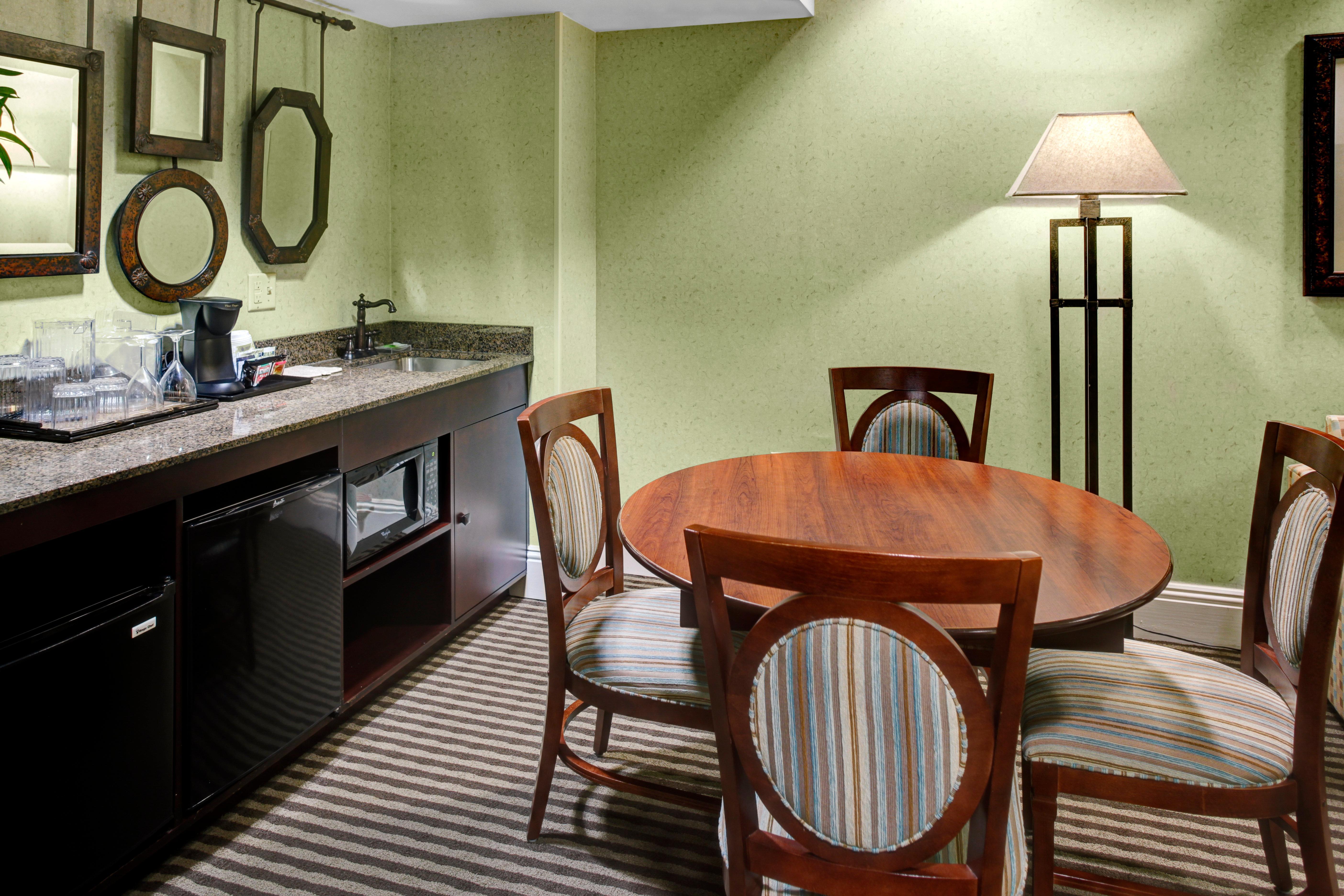 Holiday Inn Express Hotel & Suites Atlanta Buckhead By Ihg Экстерьер фото