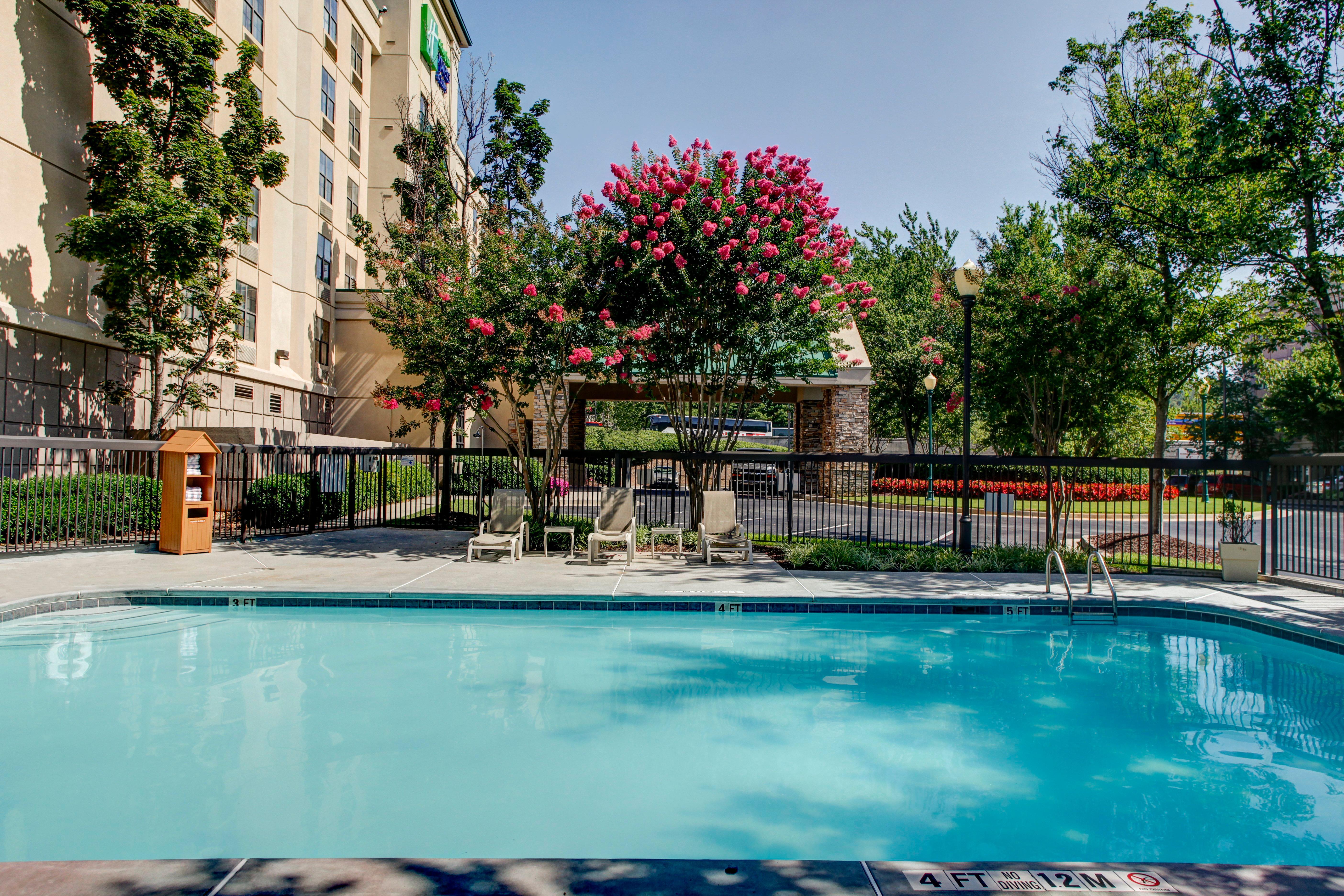 Holiday Inn Express Hotel & Suites Atlanta Buckhead By Ihg Экстерьер фото