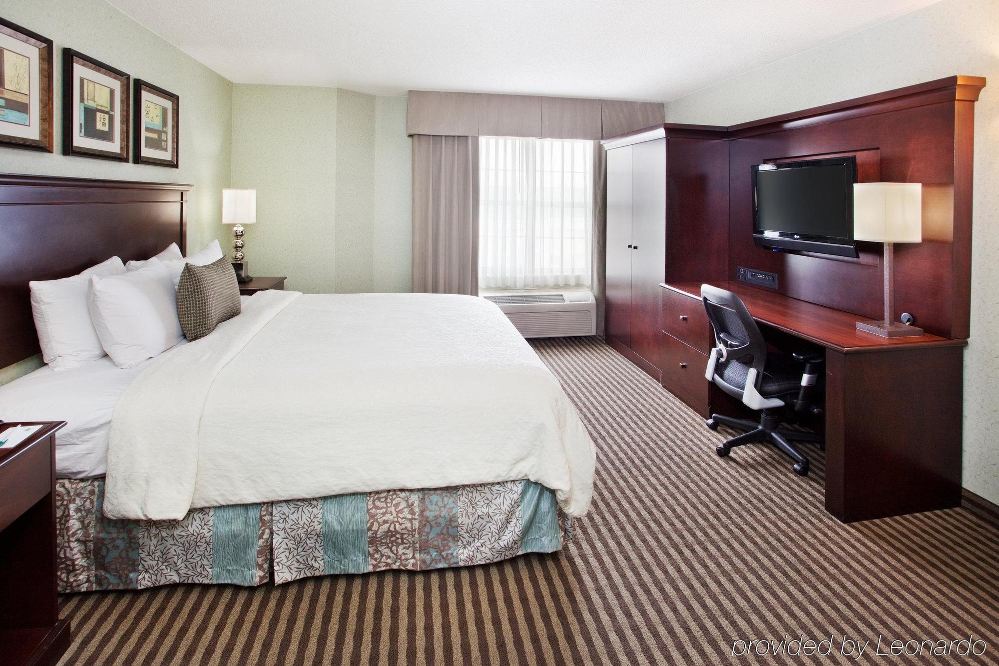 Holiday Inn Express Hotel & Suites Atlanta Buckhead By Ihg Номер фото